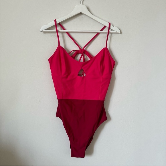 Summersalt Swan Dive Colorblock One-Piece Swimsuit Hibiscus Lava Size 10